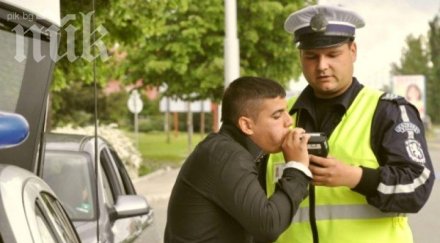 двама пияни шофьори можаха разминат