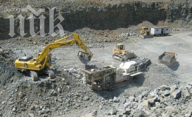 Мощна скала уби работник на кариерата в Царевец