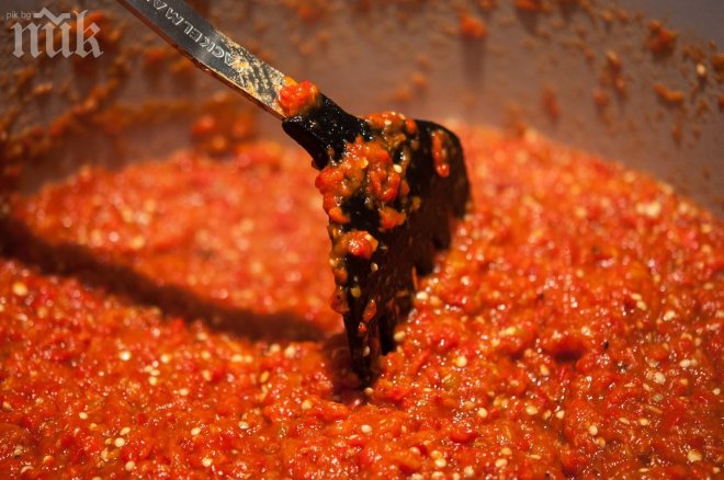 Проф. Божидар Попов: Домашната лютеница е отровна, натъпкана е с олово!