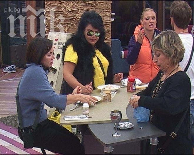 Лъсна нова измама във ВИП Брадър: Докато гладували, звездите се тъпчели с луканка