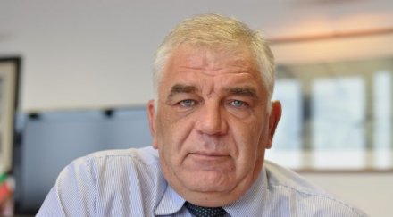 танов контрабандистите дружба разчитaли сериозно покровителство