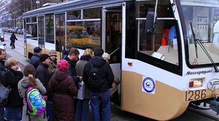 брадати кавказци наръгаха пасажери московски трамвай