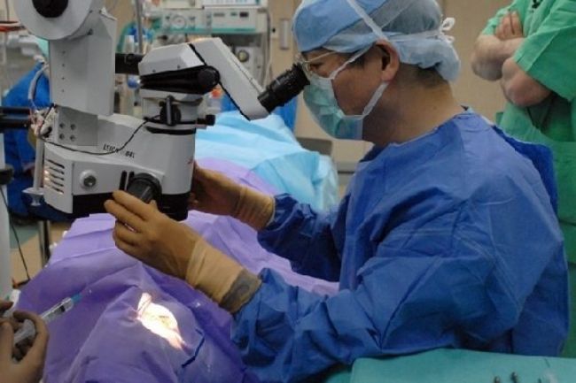 Извадиха 13-килограмова киста от млада жена