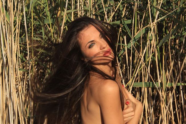 И Райна хвърли дрехите! (снимки)