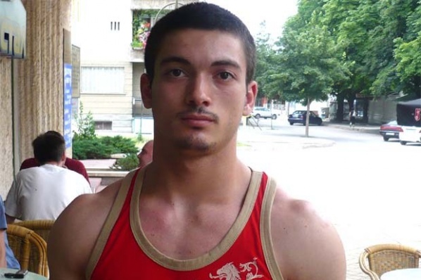 Невероятно, но факт ! Щангист избра България пред Азербайджан