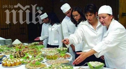 близо хил души разград получават хранителни помощи