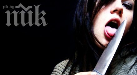 психично болна спука гумите коли мятала тухла главата лекарка