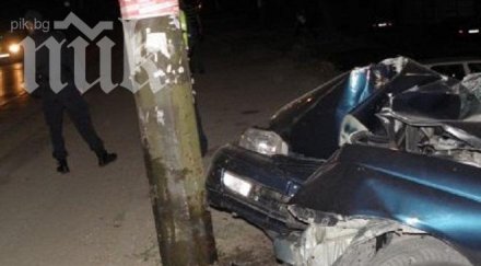 ауди успя спре удар стълб