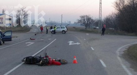 мотоциклетист отне предимство откараха болница тежко състояние