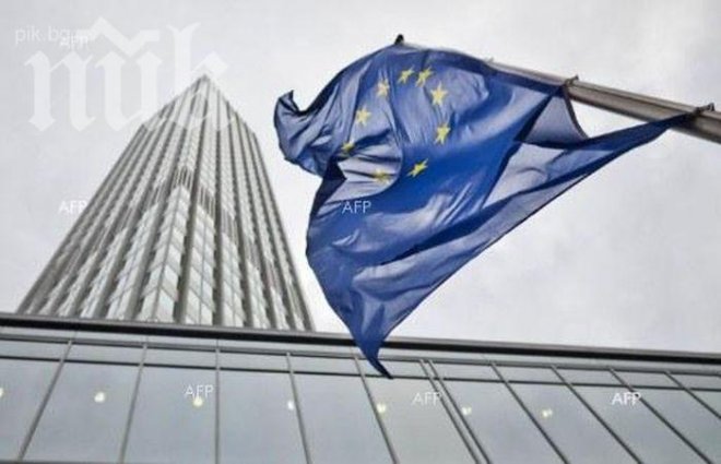 ЕС одобри четиригодишен план за 50-те милиарда в помощ на Украйна