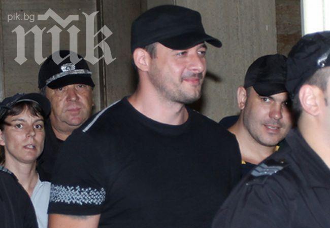 Любо Младежа осъди Уикенд