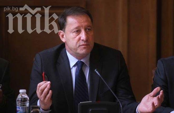 МО разпродаде тонове оръжие по скандална схема