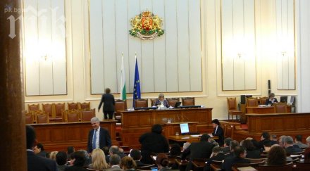 спират пенсионната реформа майчинските стават 340