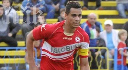 агент разкри платини плащаше заплати чистачките армията