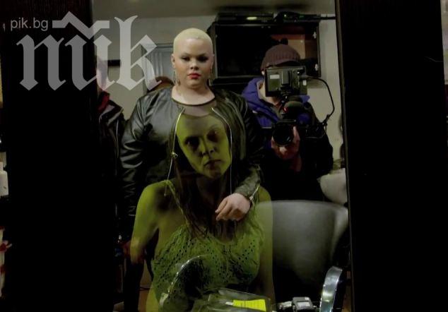 Фризьорски салон обладан от духове. Клиентки пищят. Вижте невероятно видео!