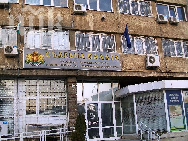 Уволниха дисциплинарно шофьора на военноокръжна прокуратура