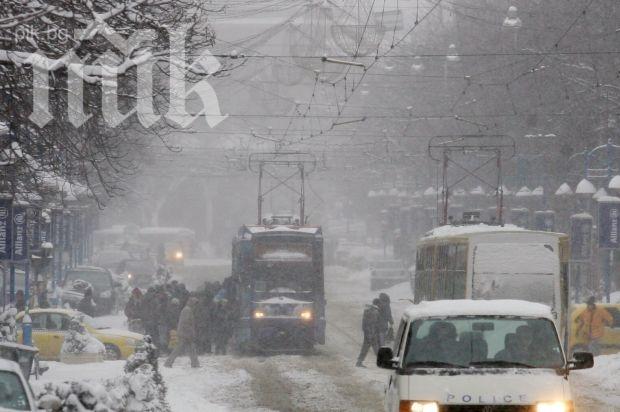 Фандъкова: Градският транспорт в столицата се движи нормално без затруднения