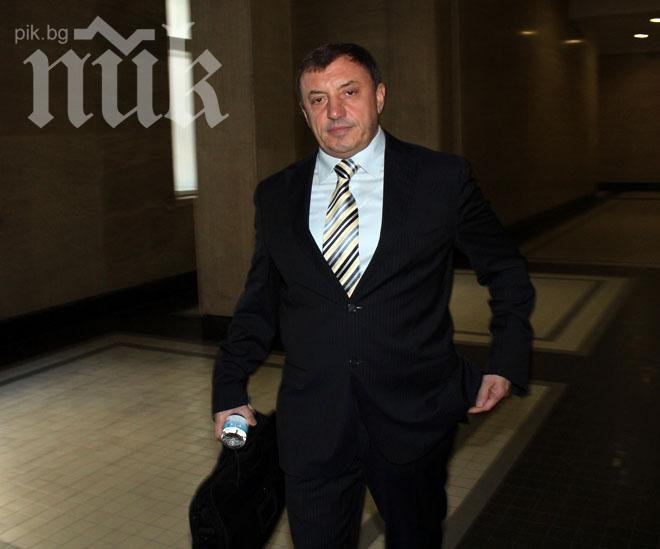 Алексей Петров може да лети в чужбина, Цветанов - не