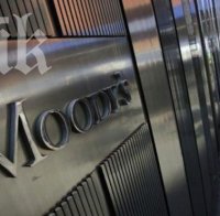 Moody's повиши кредитния рейтинг на Гърция