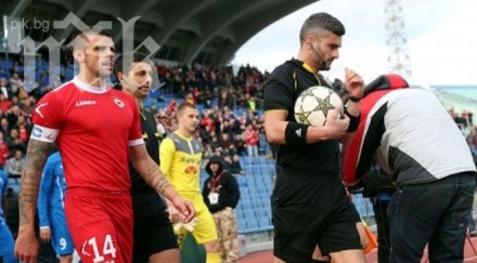 вальо илиев избухна жалко левскар