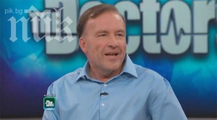 мъж продава тестиса вижте видео