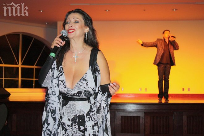 Катя от Ритон си показала гърдите за 15 бона! За същото на Лили Иванова платили само 10 000 лева