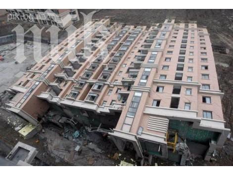 13-етажен блок падна като отсечен (уникални снимки)