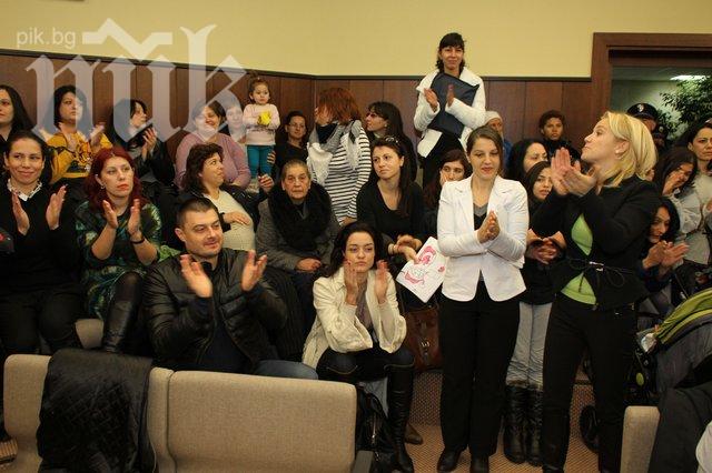 Майките в Хасково протестираха срещу кмета на града