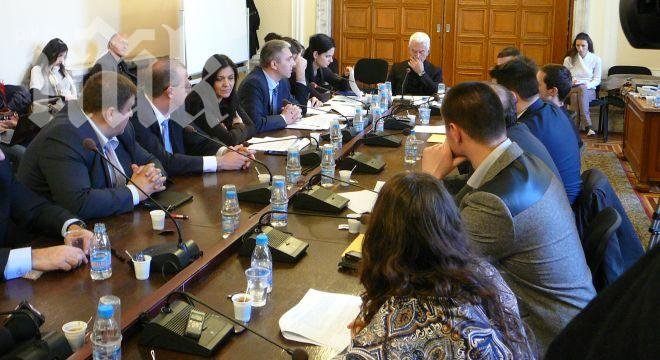Пълен хаос в Комисията за корупция – депутатите не знаят по какви правила работят