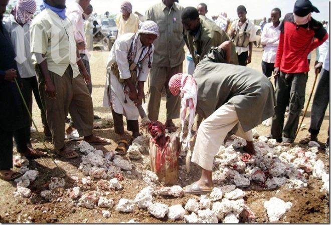 Афганистан възстановява пребиването с камъни