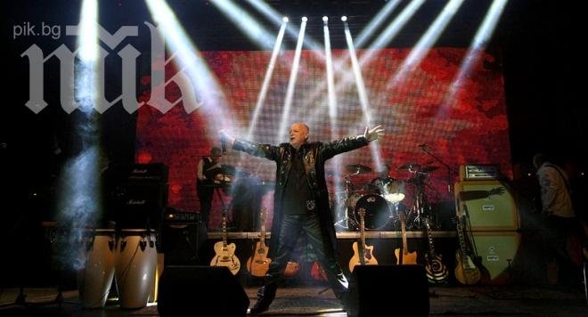 Сигнал” взривиха Арена Армеец” за 35 години на сцена (снимки)