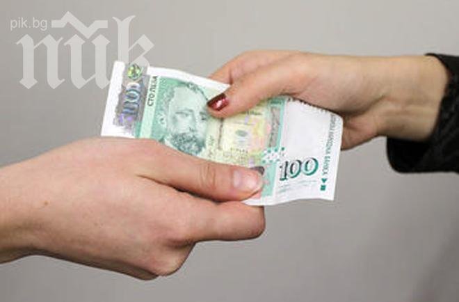 Все повече хора предлагат подкуп, без да им е поискан