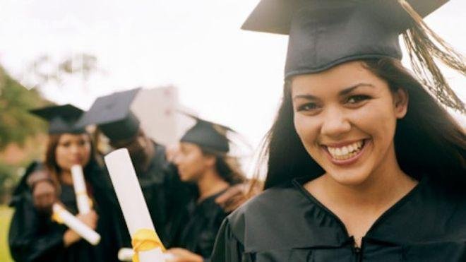 Бакалавърската степен да стане 3-годишна, искат студенти от премиера