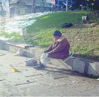 Нагъл просяк заплашва: Дай ми 20 ст., или ще те ухапя и ще умреш