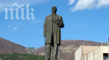 издигат паметник вазов аржентина