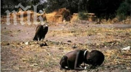 снимката разплака света дете умира глад лешояд дебне нахрани трупа