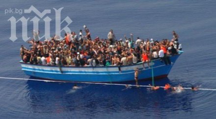 турци прекарват бежанци миниподводница