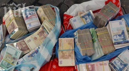 студентка открадна 000 лева няколко банки