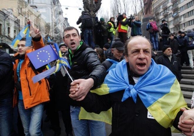 Над 30 журналисти са пострадали на протестите в Украйна