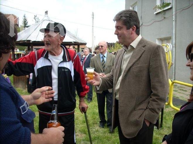 Издирват жител на Сирищник