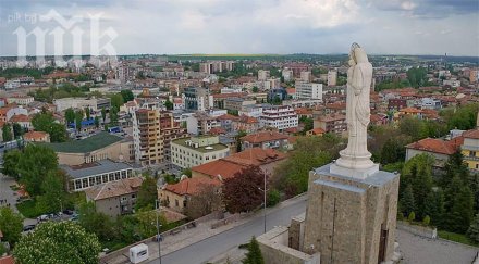 хасково шок второкласник наряза ножица съученика родителите винят класната