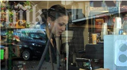 нападнатата сириец продавачка била шампионка бокс отблъснала шамари