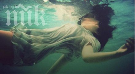 зловещо труп жена увързани тиксо крака изплува асеновград