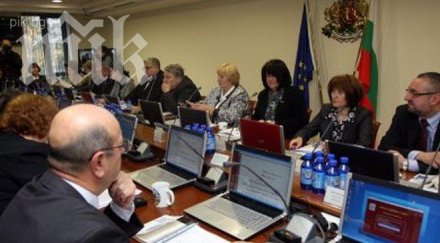 магистратите пак раздадоха коледни бонуси въпреки недостига пари