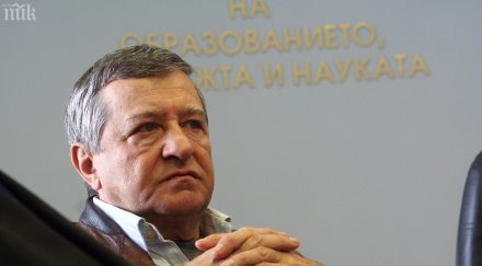 проф биолчев мисли повече пенсионерите отколкото младите