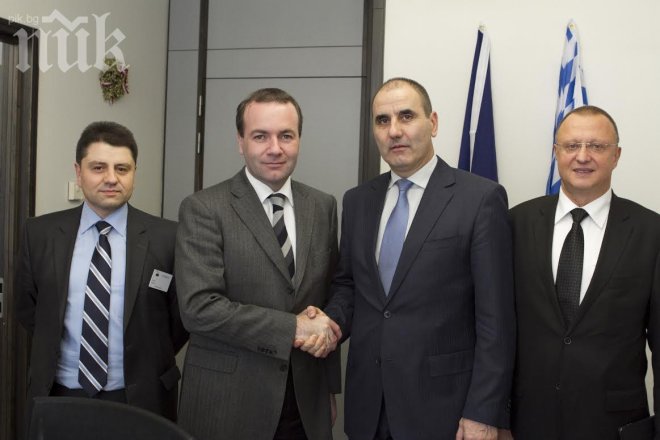 Вебер: Обезпокоен съм от случващото се в България