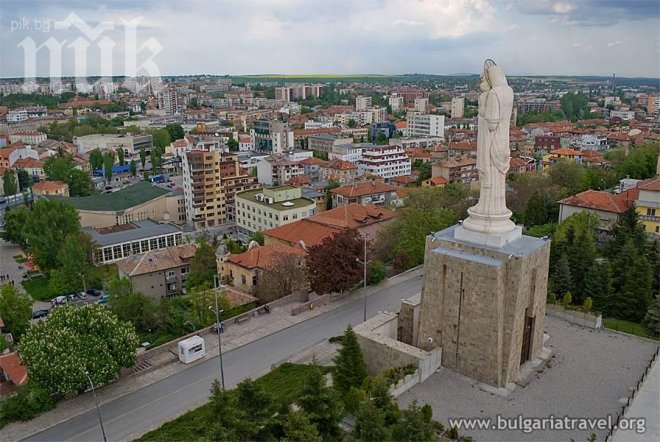 Хасково в шок! Второкласник наряза с ножица съученика си. Родителите винят класната!