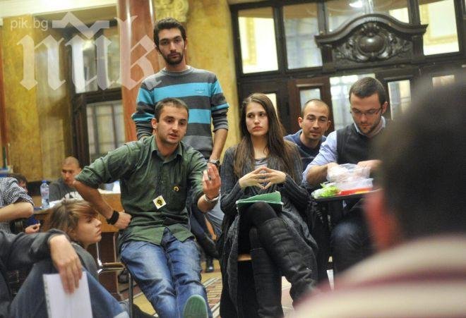 Ранобудните студенти ще протестират в градинката пред Кристал