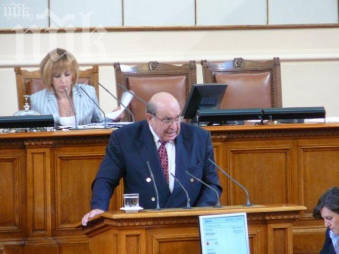 Минчо Минчев от БСП пред ПИК: Депутатите от ГЕРБ са избирани по образ и подобие на лидера си