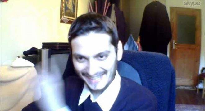 Йеромонахът гей низвергнат и от родителите си